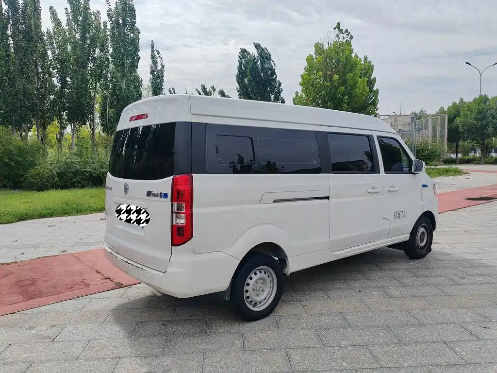 Jinbei Hiace EV — миниатюра 5