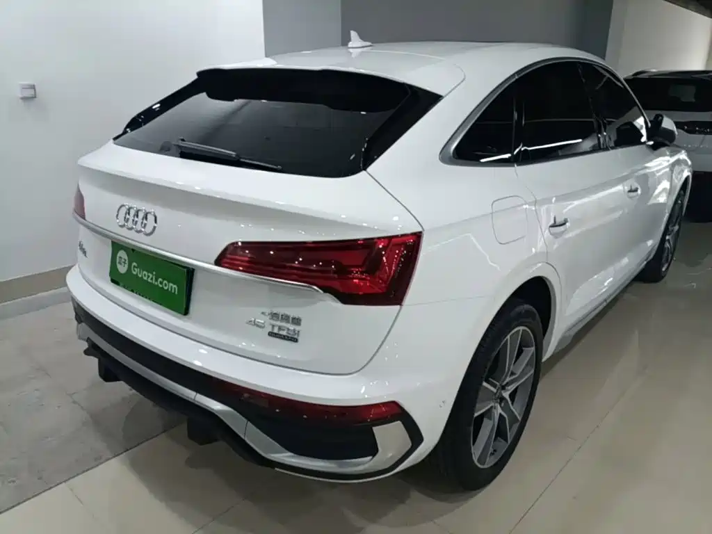 Audi Q5L Sportback — миниатюра 7