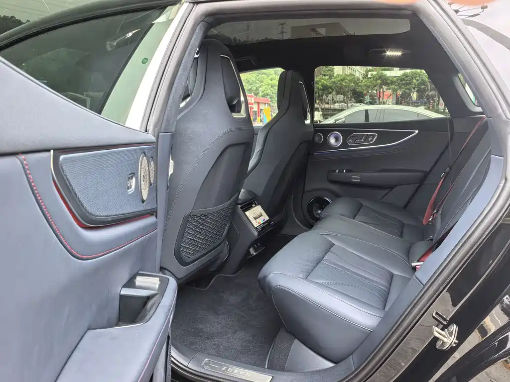 ZEEKR EXTREME KRYPTON 001