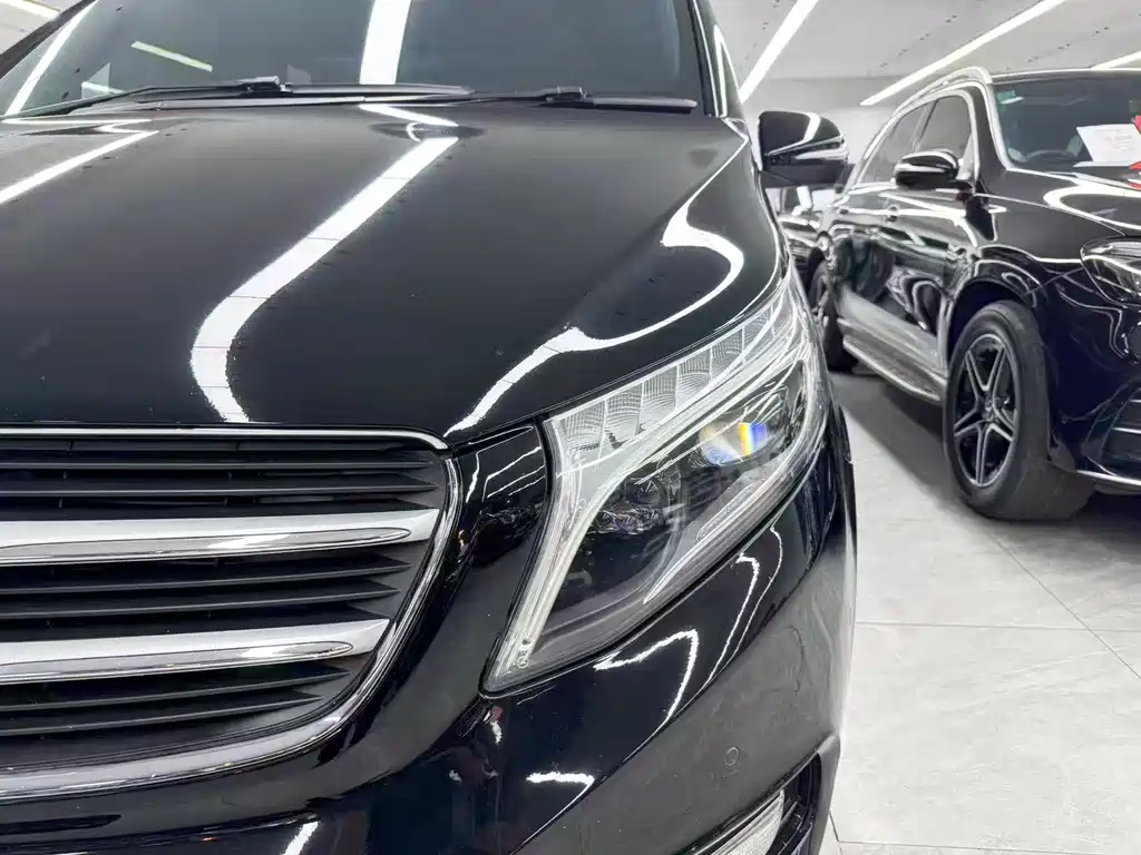 Mercedes-Benz V-Class — миниатюра 33