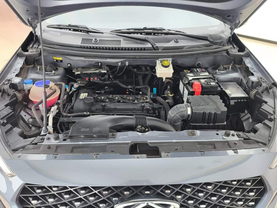 CHERY Tiggo 3x 1.5 л 2024 г. Серебристо-серый, пробег 12800 км