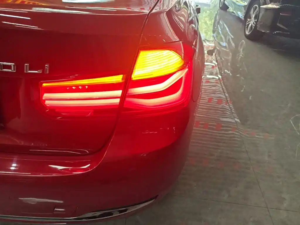 BMW 3 Series — миниатюра 8