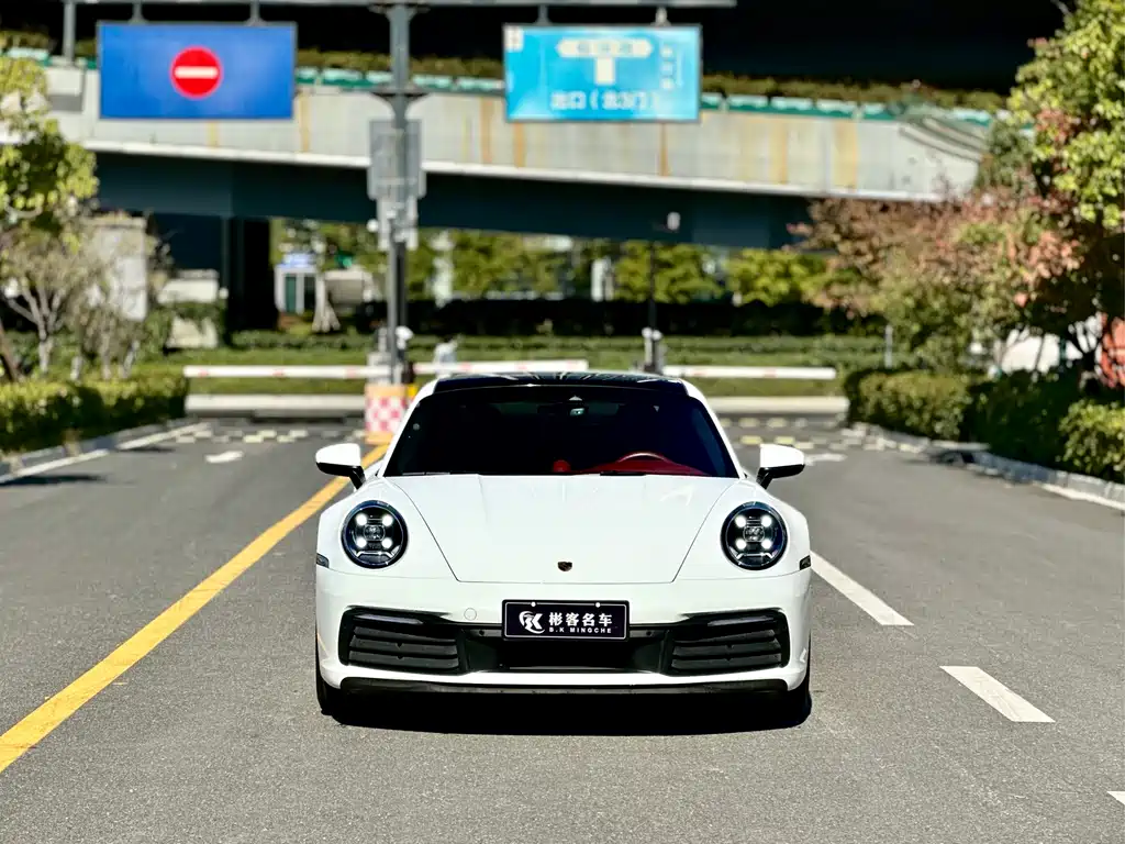 PORSCHE 911
