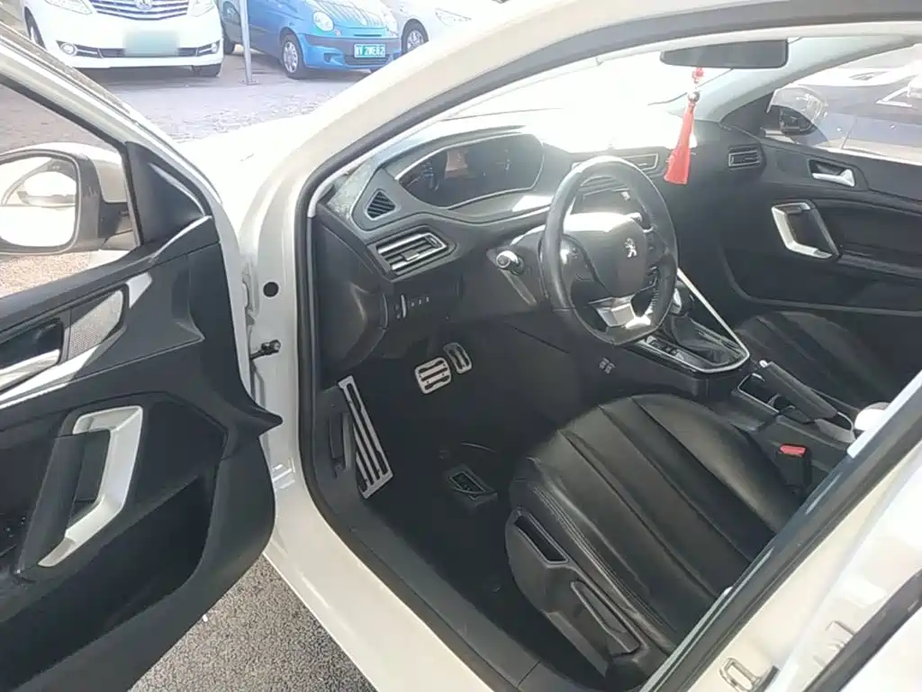 Peugeot 308 — миниатюра 16