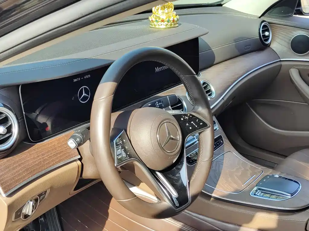 MERCEDES-BENZ E CLASS