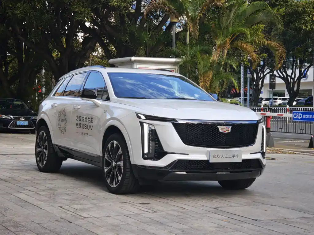 Cadillac XT5 — миниатюра 3