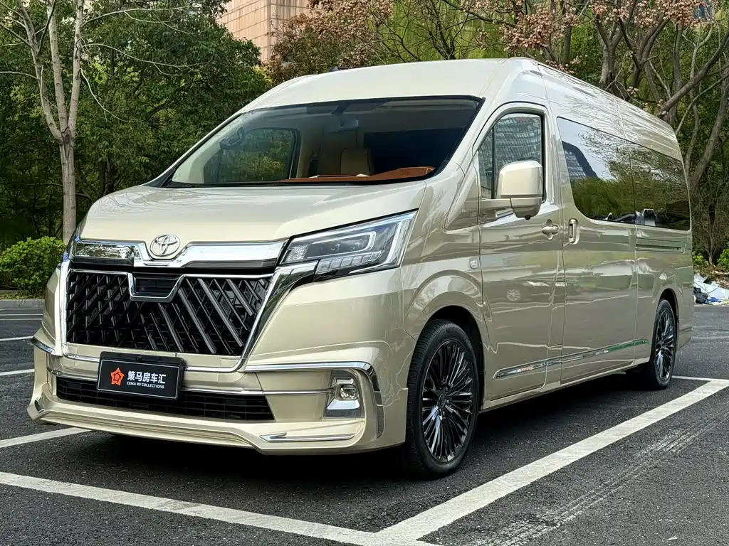 Toyota Hiace 2024