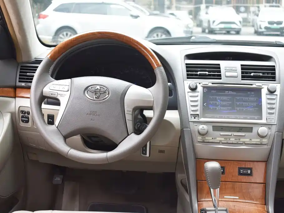 Toyota Camry — миниатюра 15