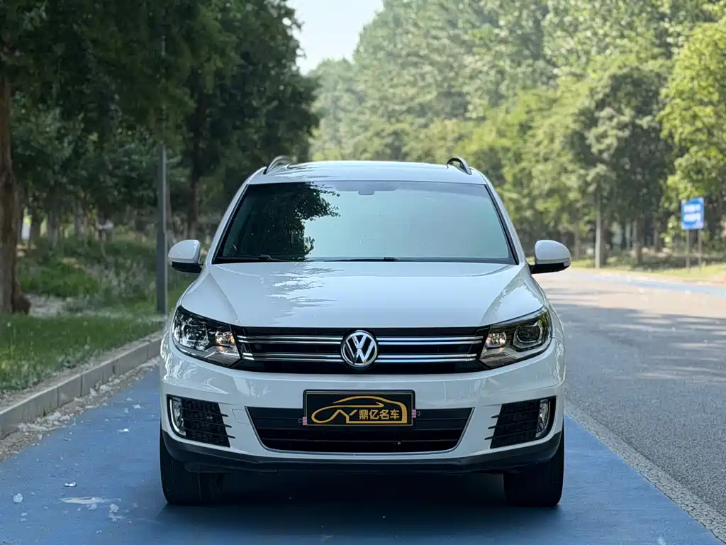 Volkswagen Tiguan - фото 2