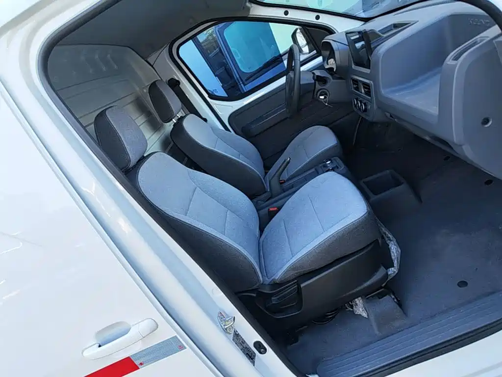 Wuling Yangguang — миниатюра 25