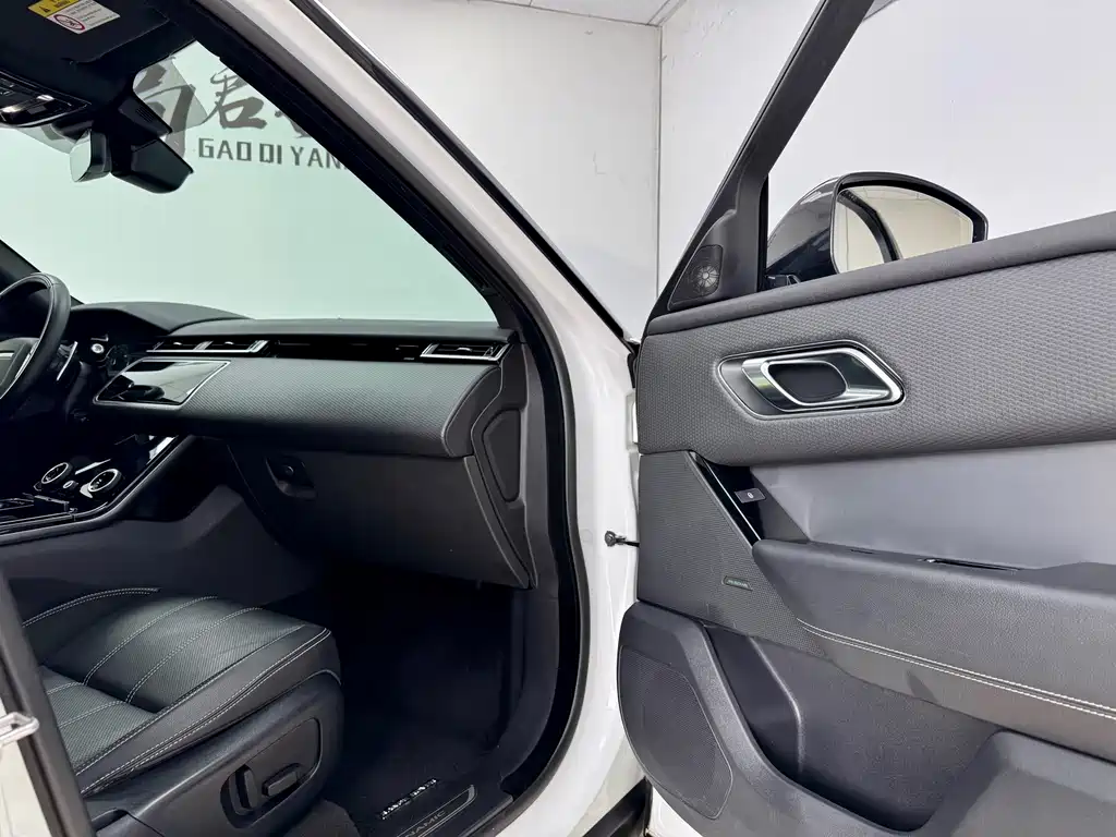 Land Rover Velar — миниатюра 12