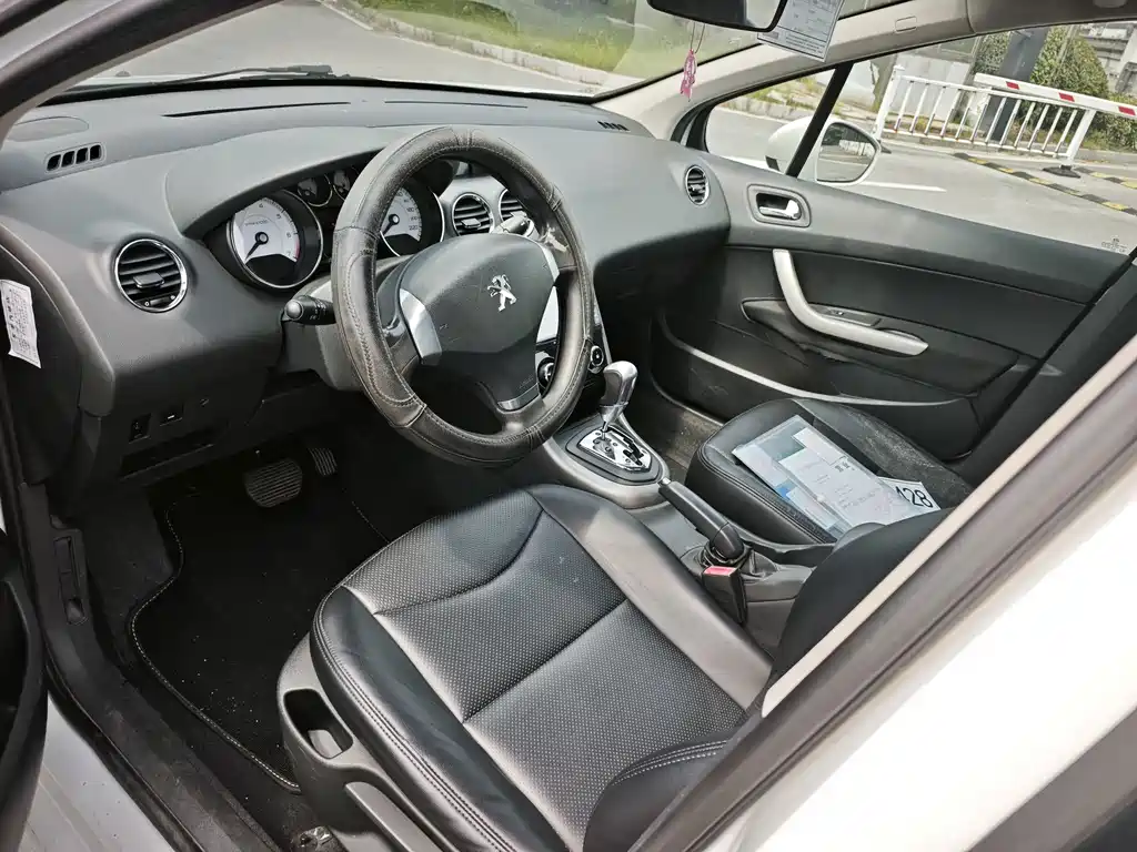 Peugeot 408 — миниатюра 8