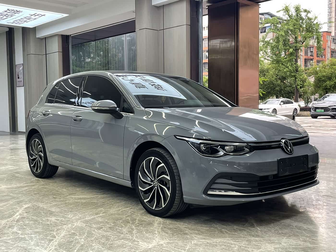 Volkswagen Golf 1.4 л 2022 г. Серебристо-серый, пробег 44000 км