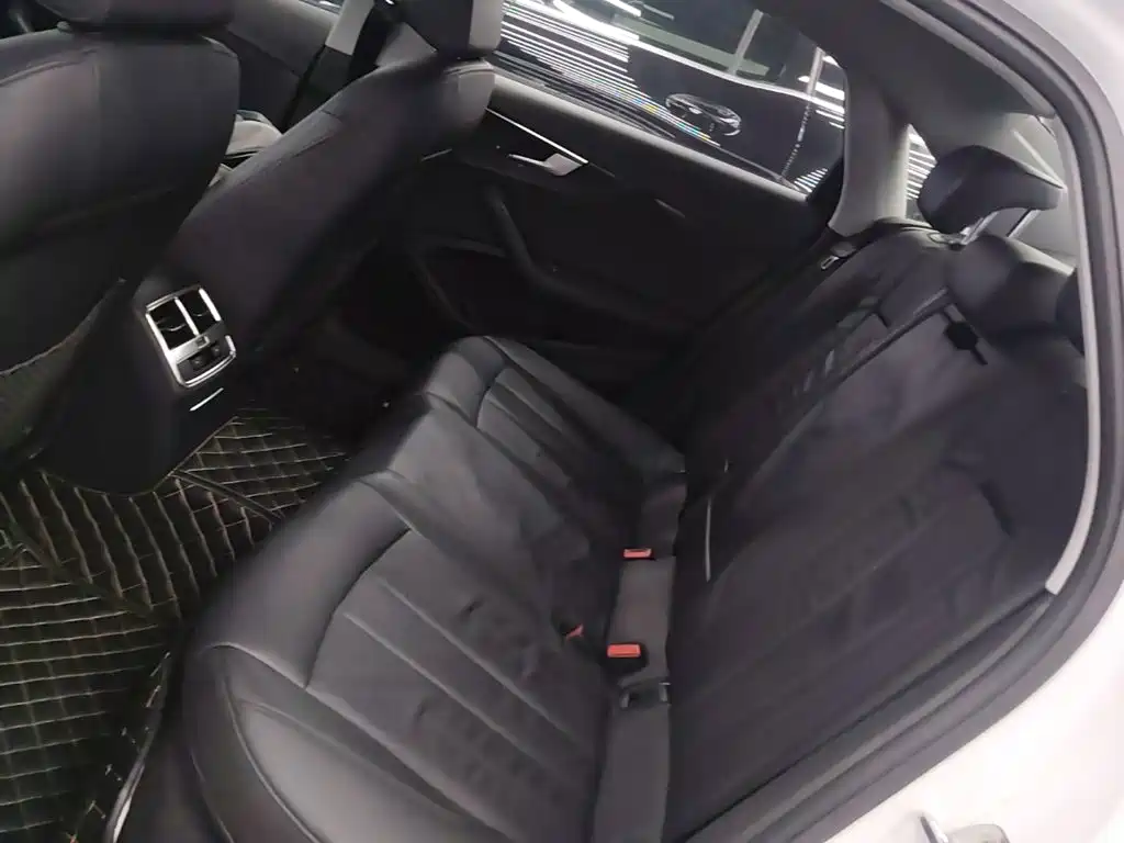 Audi A4L — миниатюра 17