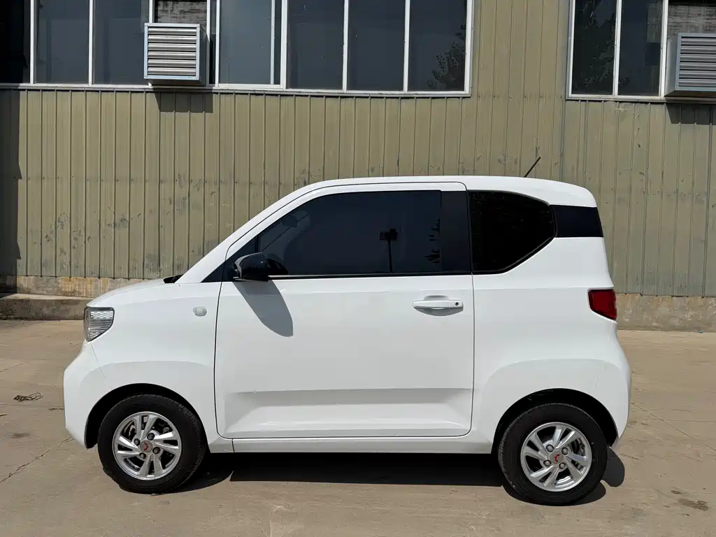 Wuling MINIEV — миниатюра 4