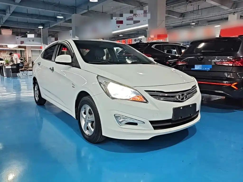 Hyundai Verna — миниатюра 4
