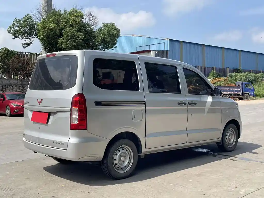 Wuling Hongguang V — миниатюра 9