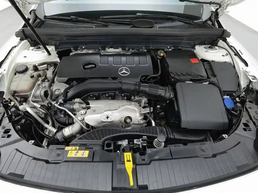 Mercedes-Benz GLB — миниатюра 6
