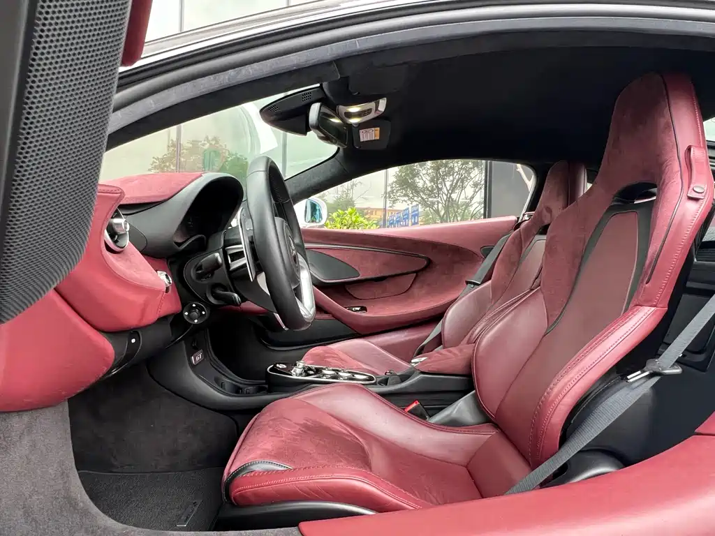 McLaren GT — миниатюра 7
