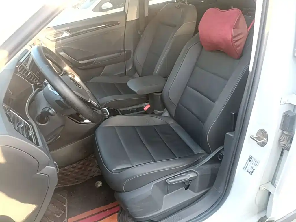 Volkswagen T-Roc — миниатюра 15