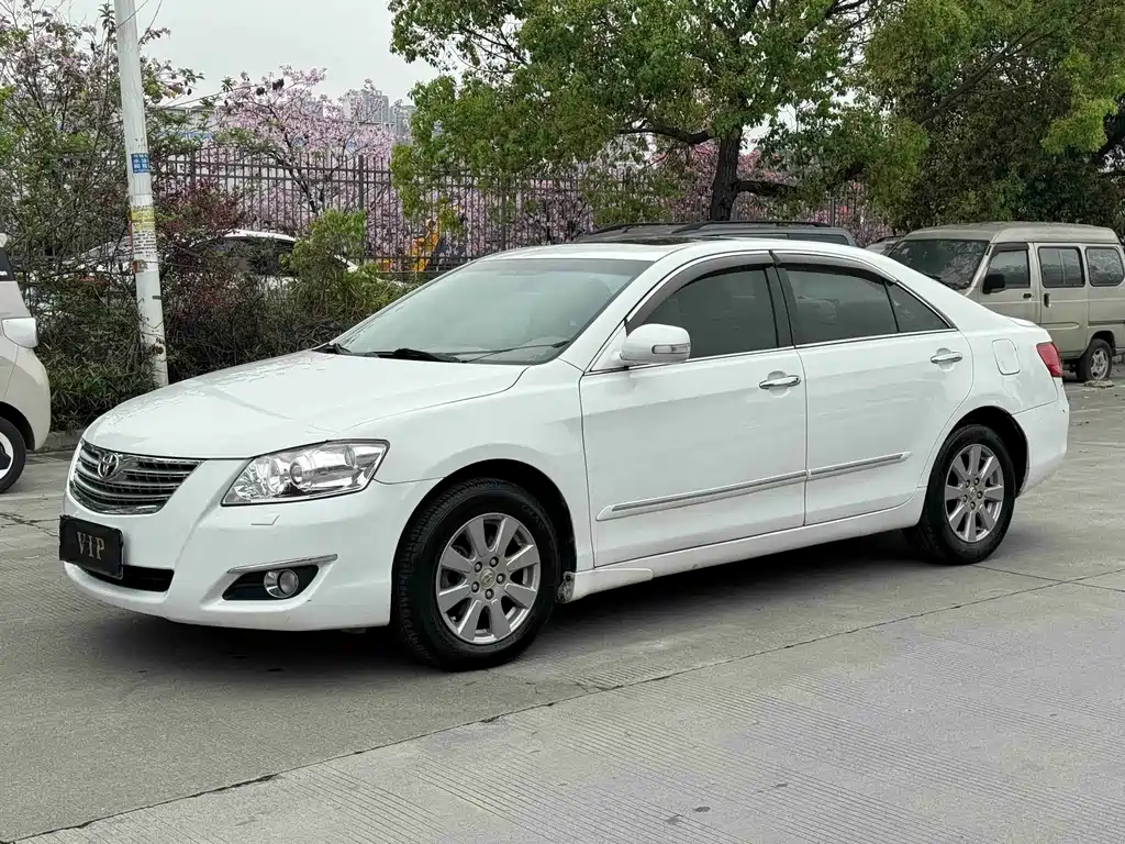 Купить Toyota Camry
