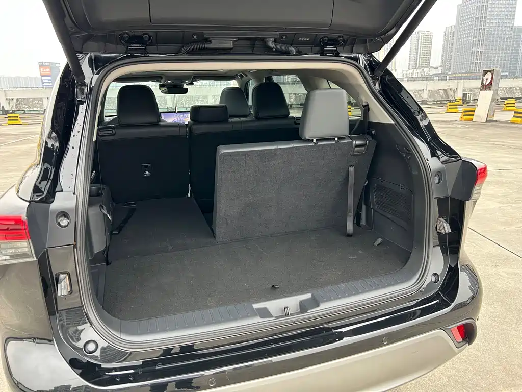 Toyota Highlander — миниатюра 10