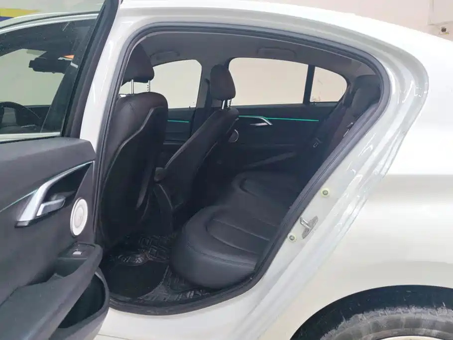 BMW 1 Series — миниатюра 11