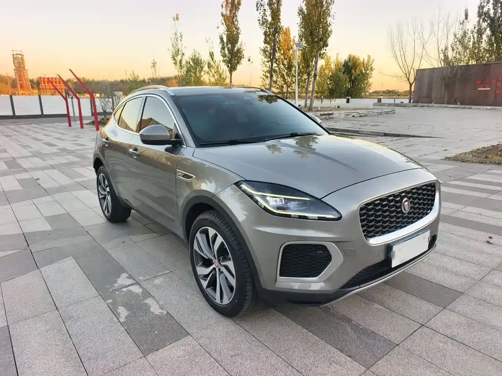 Jaguar E-PACE — миниатюра 4