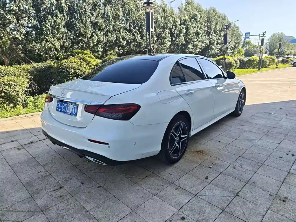 Mercedes-Benz E-Class (Import) — миниатюра 5