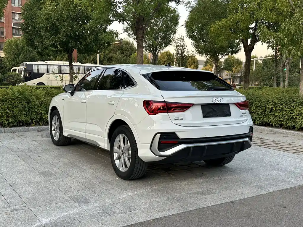 Audi Q3 Sportback — миниатюра 6