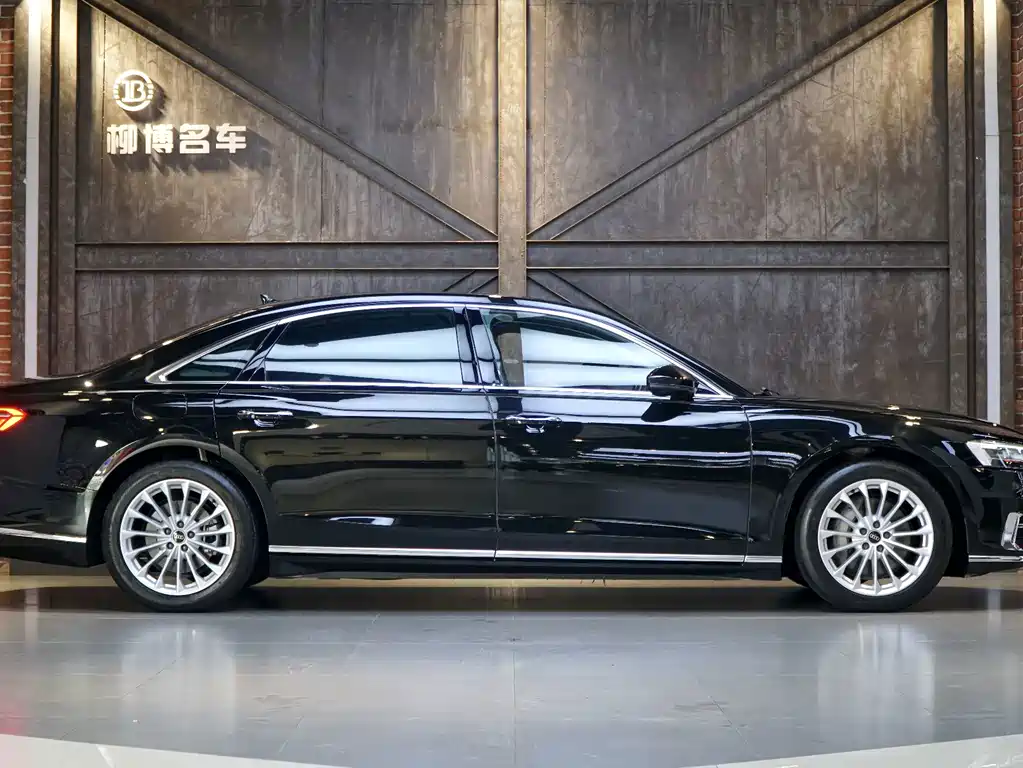 Audi A8 — миниатюра 20