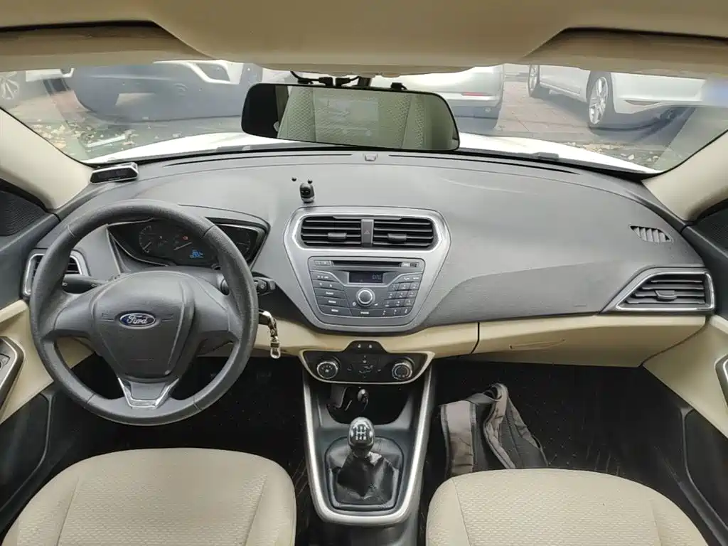Ford Escort — миниатюра 10