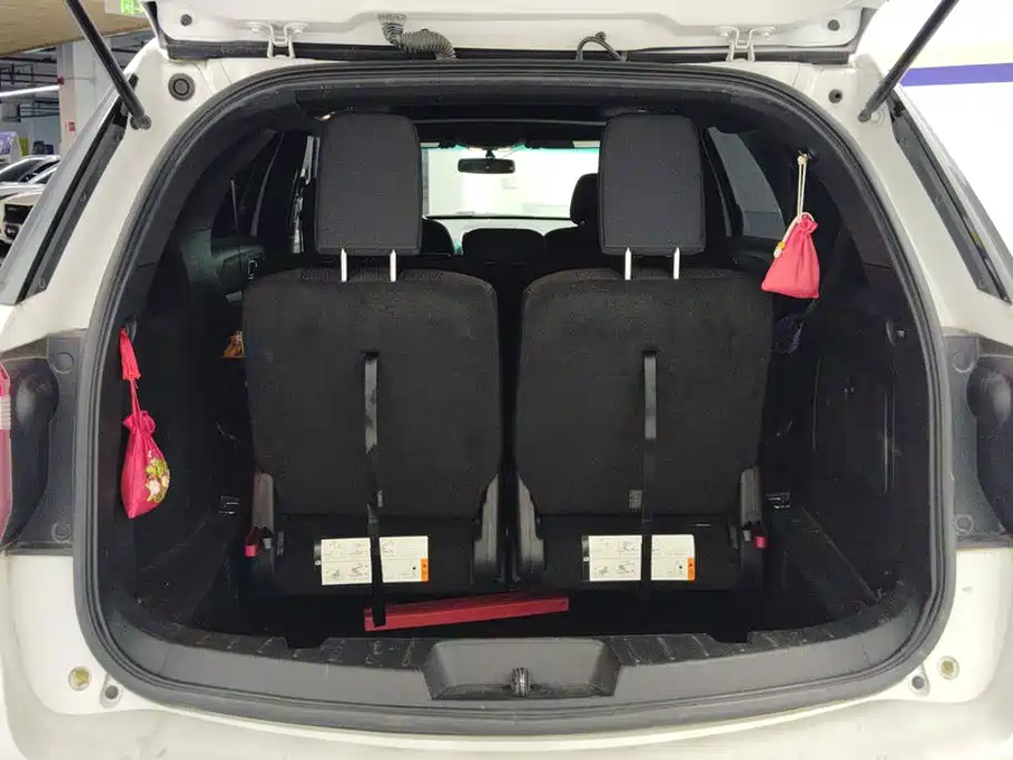 Ford Explorer (Import) — миниатюра 4