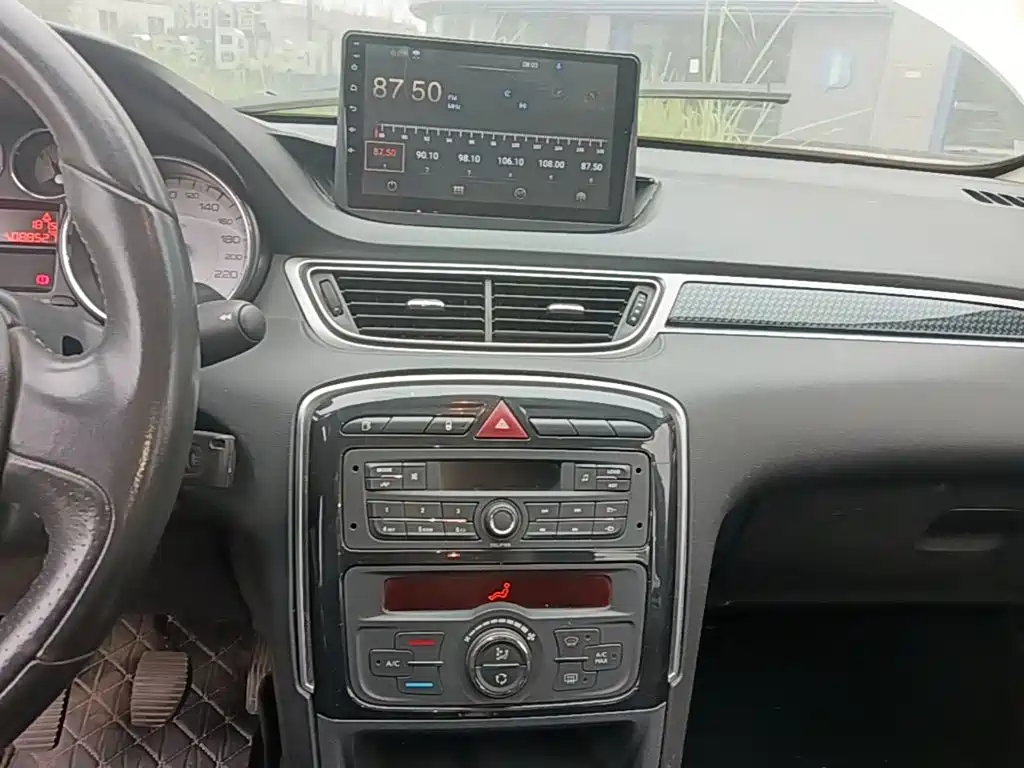 Peugeot 308 — миниатюра 13