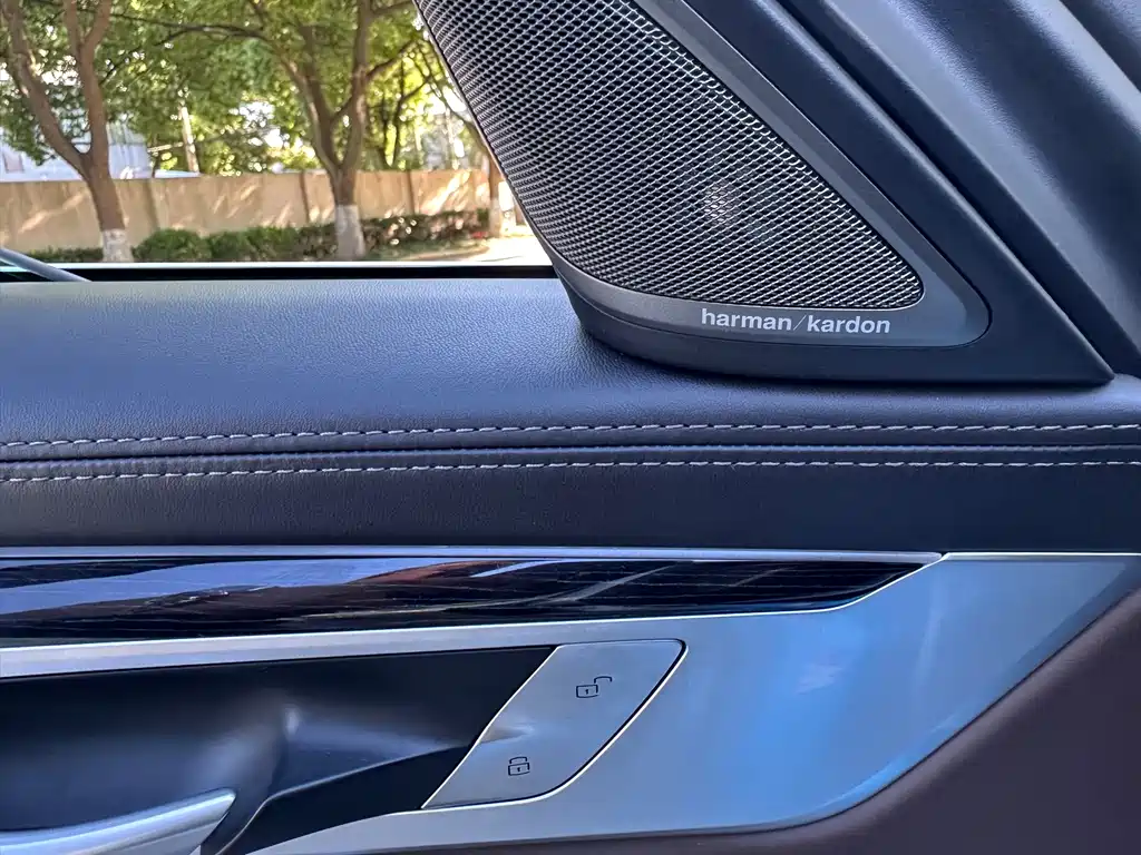 BMW 7 Series — миниатюра 20