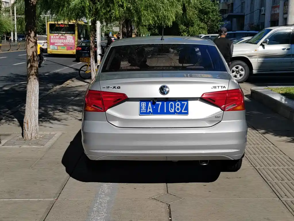 Volkswagen Jetta — миниатюра 4