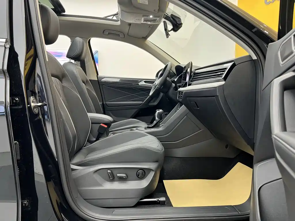 Volkswagen Tiguan L — миниатюра 19
