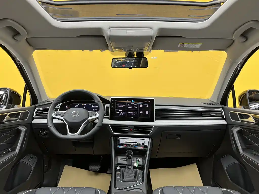Volkswagen Tiguan L — миниатюра 34