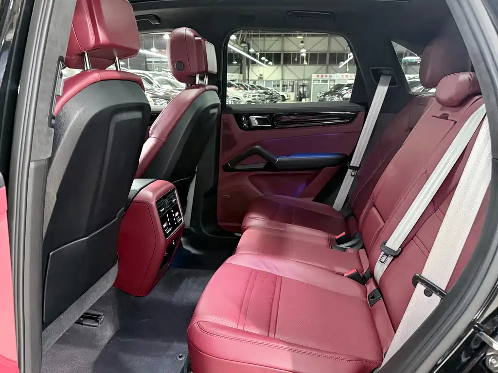 Porsche Cayenne Hybrid — миниатюра 10