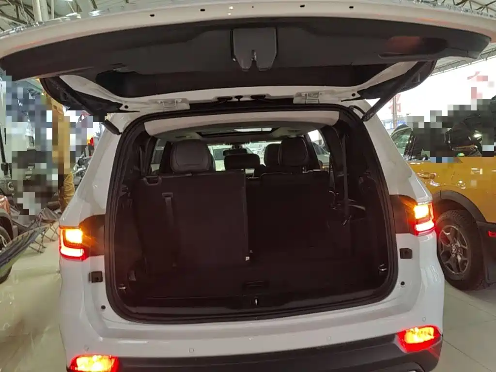 Jeep Grand Commander — миниатюра 19
