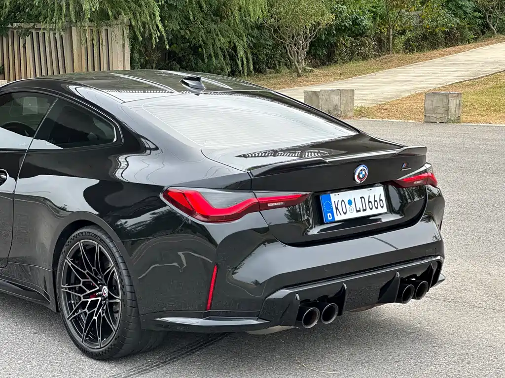BMW M4 — миниатюра 10
