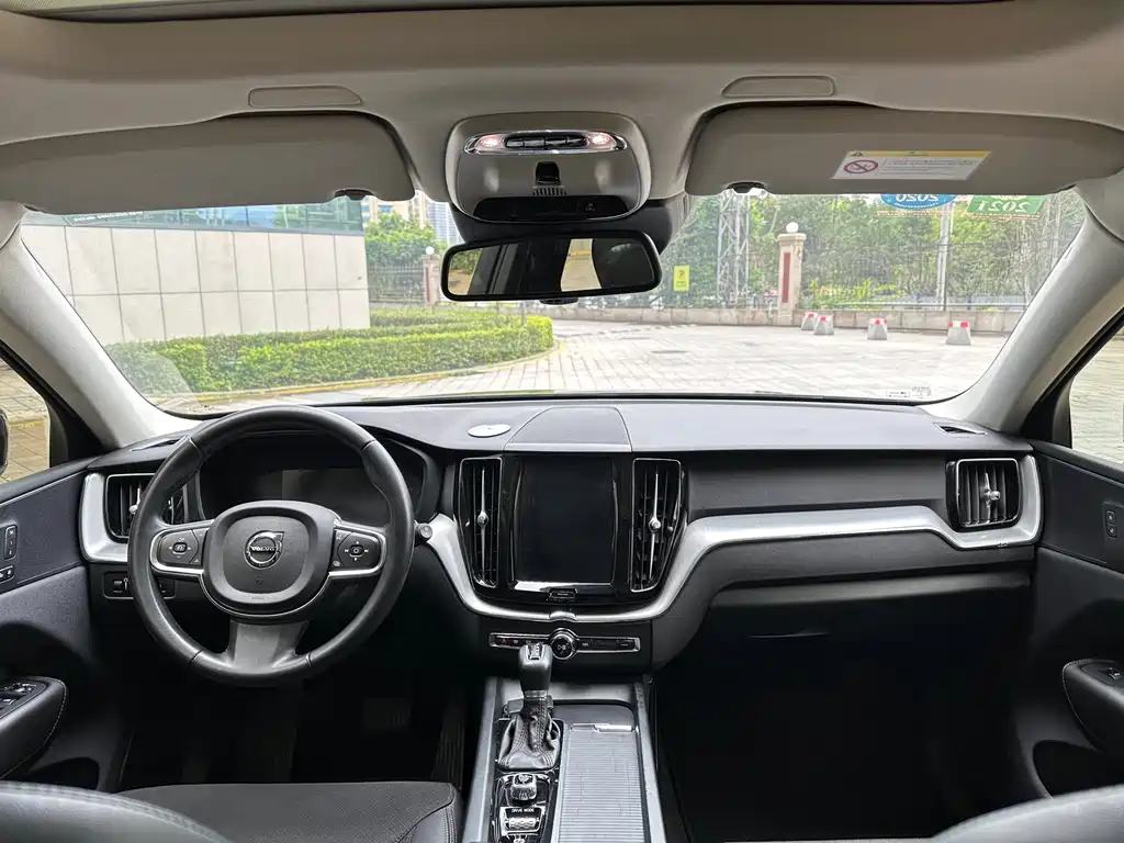 Volvo XC60 2020 T4 Luxury