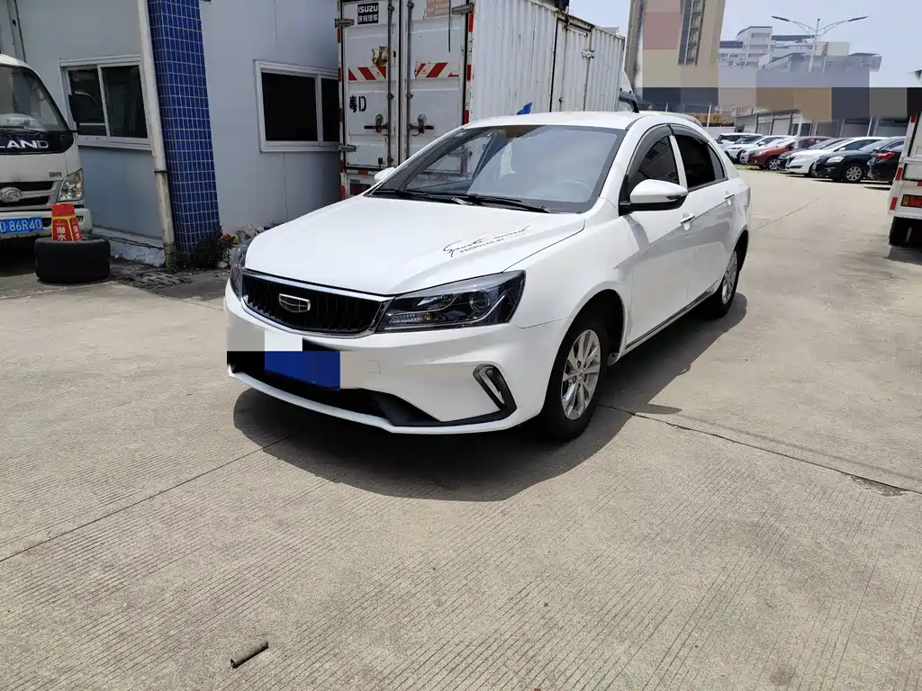 Geely Emgrand 2022