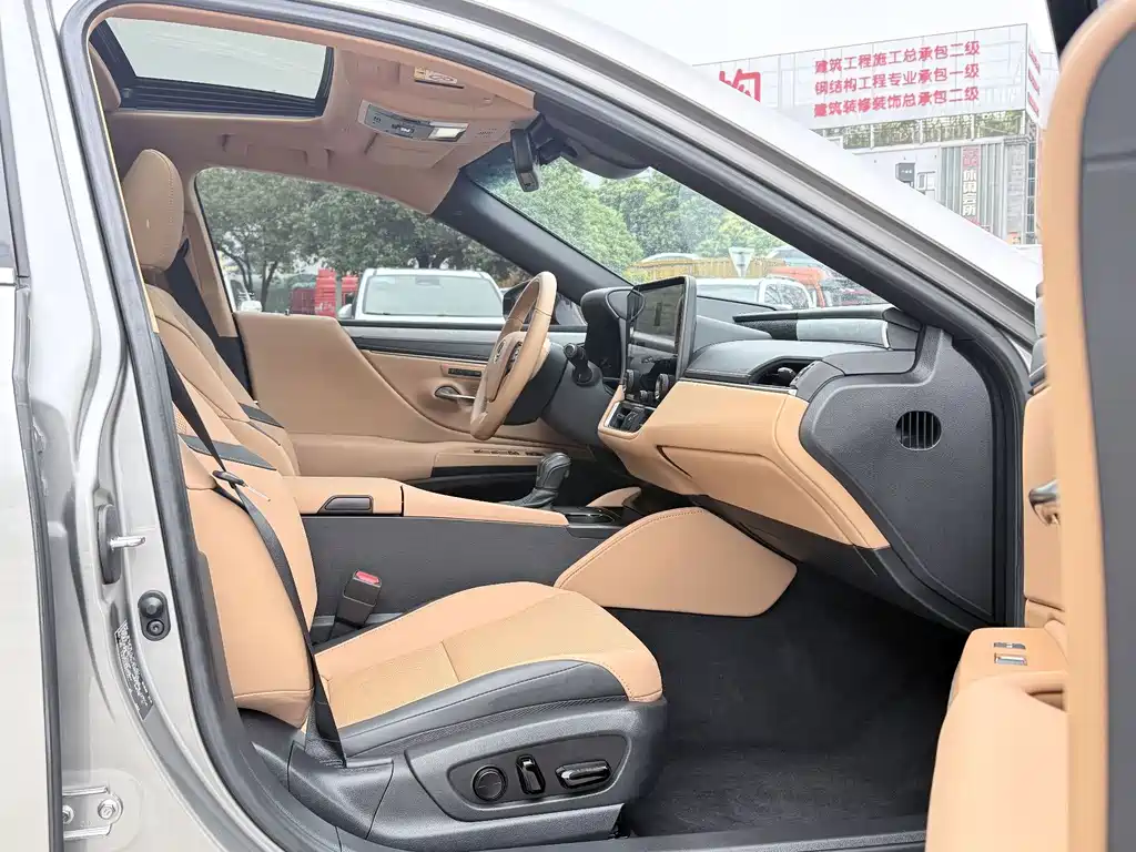 Lexus ES — миниатюра 9