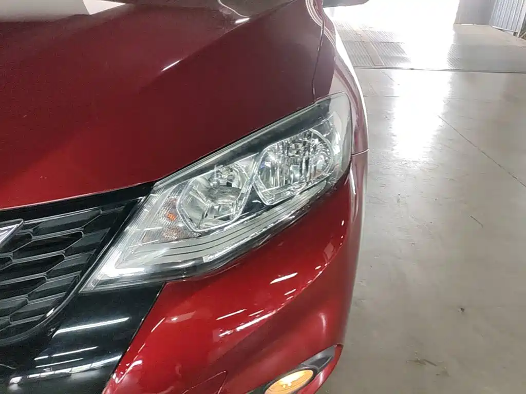 Nissan Tiida — миниатюра 24