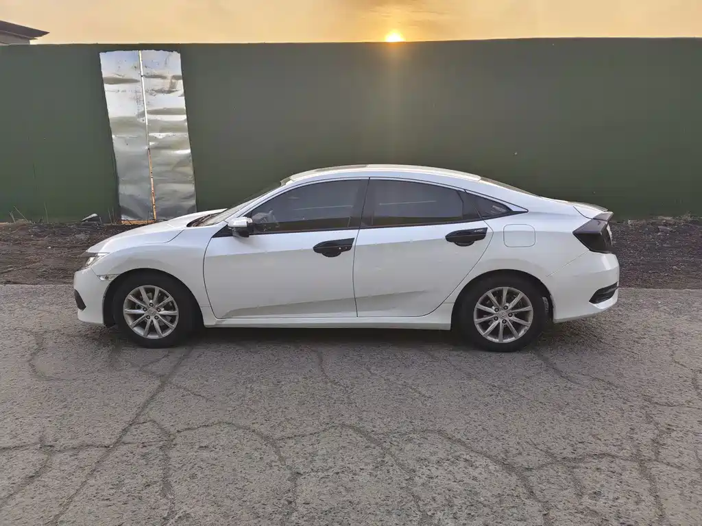 Honda Civic — миниатюра 7