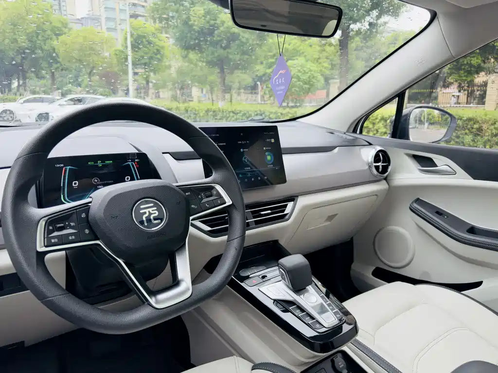 BYD Yuan Pro — миниатюра 15