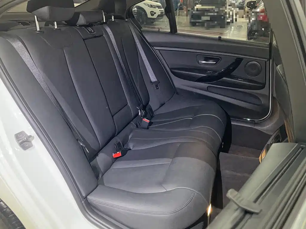 BMW 3 Series — миниатюра 11