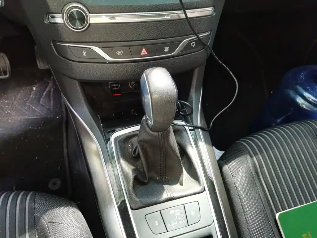 Peugeot 408 — миниатюра 10