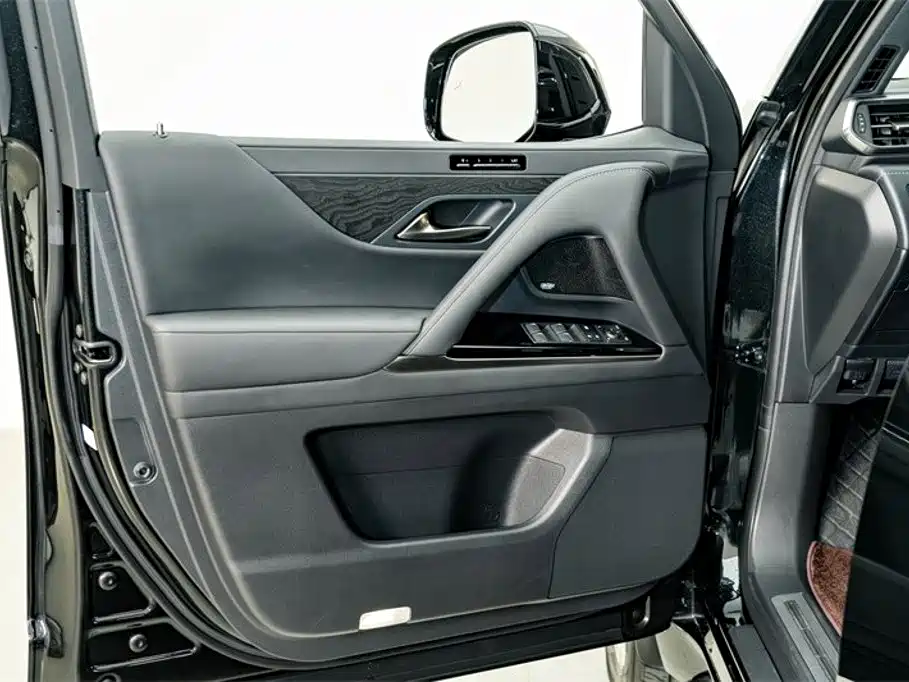 Lexus LX — миниатюра 18